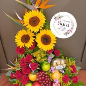 Arreglo Floral con Frutas Malibu